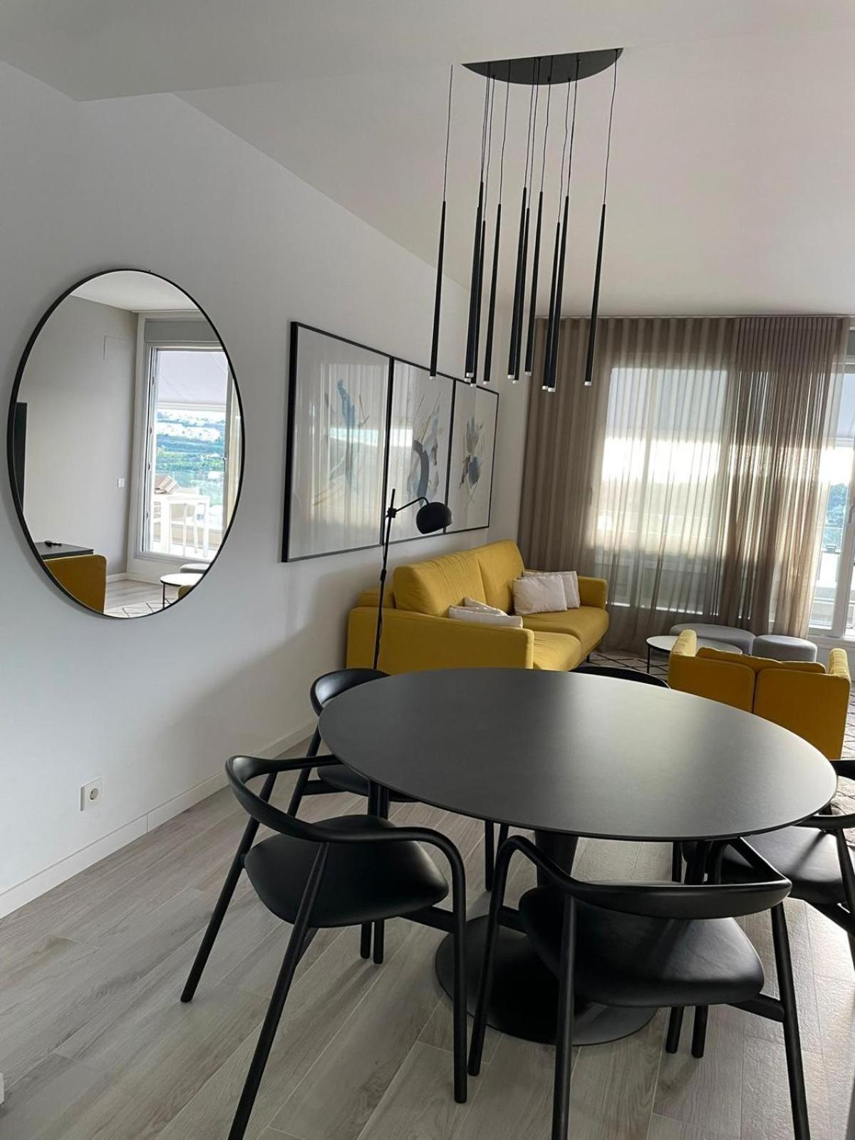 Oceana Views 3 Bedroom Apartment *
